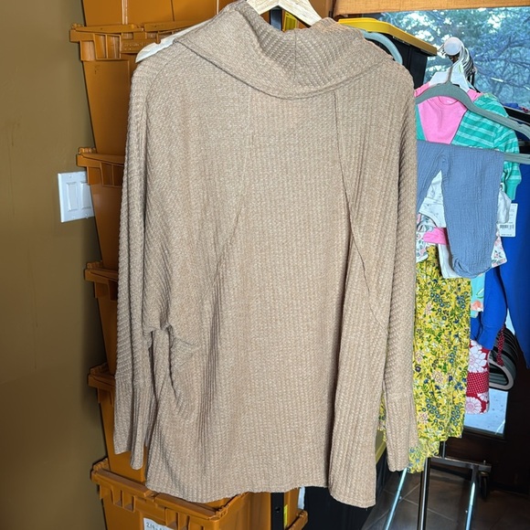 NWT LuLaRoe KRISTEN COWL NECK PULLOVER Tan Relaxed Fit Size Large - Picture 10 of 10